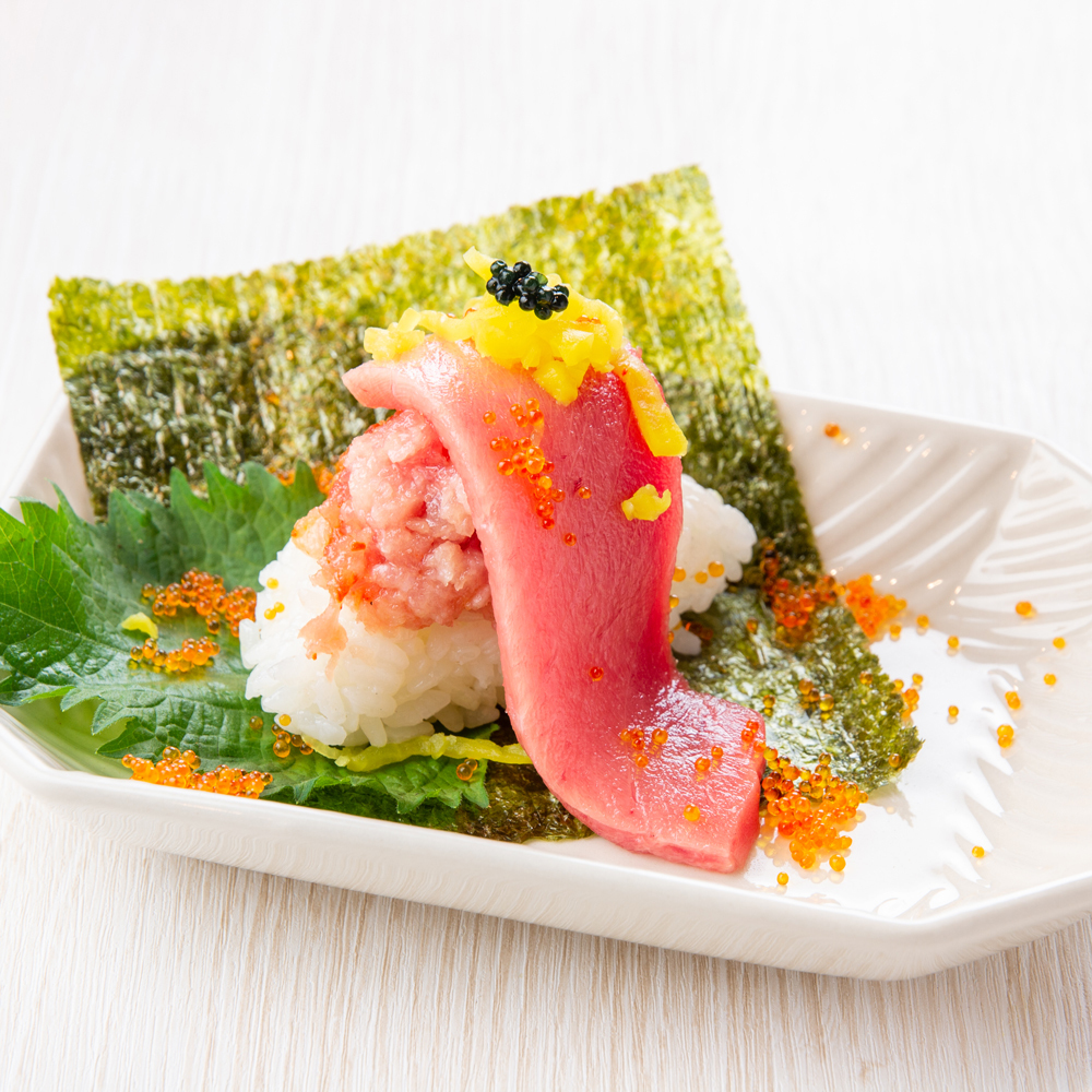 新鮮なトロたく寿司